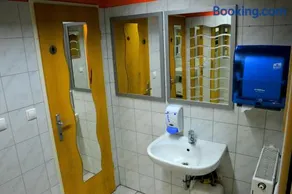TEJ HOSTEL - Image 4