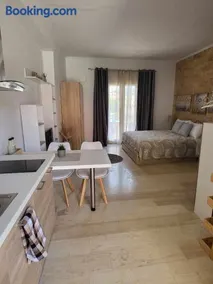 Cielo Studio & Apartments - Image 1