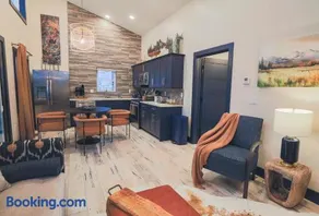 Valley View Resort Cabin #2, 1-Bed, Modern-Luxury with Hot Tub in Canaan Valley, WV - Image 1