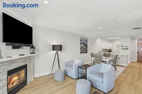Maritime Lakeview Suite 409: Enjoy stunning lake views in Bay Harbor, MI. - Image 3