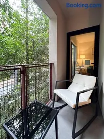 Cozy 1BR apt in Hollywood w Pool, Gym and Parking - Image 2