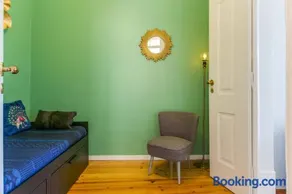 Spacious, Bright and Newly Renovated 2 Bedroom Apartment, Lisbon Historical Center, Madragoa - Image 2