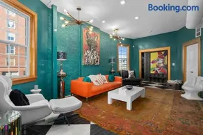 3 Bedroom Penthouse Downtown Close to Everything - Image 3