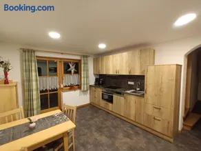 Familienorientierte Wohnung mit Garten, Terrasse und Grill | Bergblick - Image 3