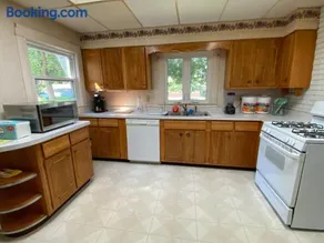 Amazing 5 Bedrooms Deal up to 10 Guests - Image 3