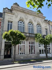 Salon Boyer - Image 1