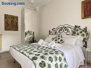 Garden Apartment - Image 2