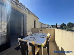Appartement La Pinède avec Terrasse, clim et parking - GN320-124 - Image 1