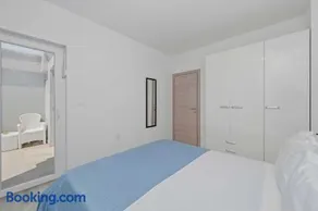 House Green - Image 2