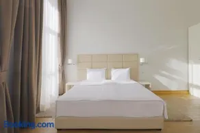 Lanterna Rooms City Center - Image 3