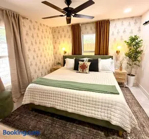 Modern Desert Getaway, Sleeps 5-Fire Pit-Coffee Bar - Image 3