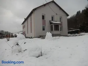 Gîte en pleine nature, proche de La Bresse avec activités familiales, terrasse et poêle à bois - Image 2