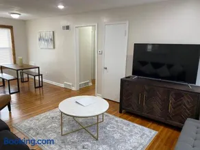 Cozy Eastside Bungalow - Image 2