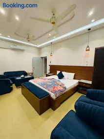 Unique Hotel Multan - Image 1
