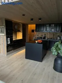 Moderne hytte ved sjøen med badstue - Image 5