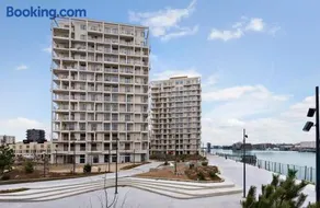 Luxury Waterfront Apartment in Copenhagen - Image 2