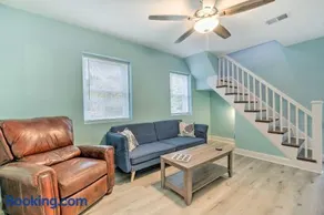 Updated North Beach Cottage: Pet Friendly! - Image 2