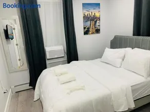 Luxury Oasis Near JFK and UBS Arena - Image 3