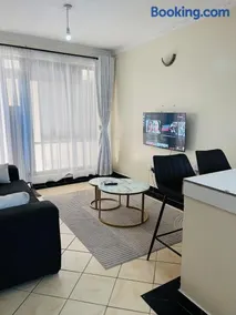 Modern cozy one bedroom apartment - Image 1