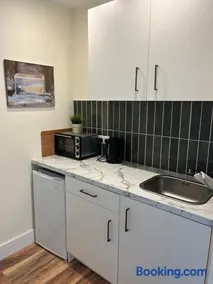 Studio apartment near Shannon Airport - Image 3