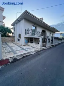 Home Chris - Image 1