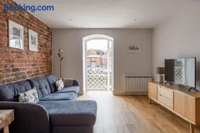 Luxury Apartment Woodsmill View - on the river - with balcony - Recently refurbished - Image 2