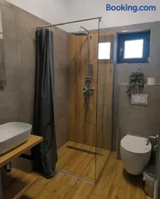 Pensiunea Turistică La Tei - Image 1