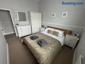 Perfect base for 8, pets allowed - Image 2