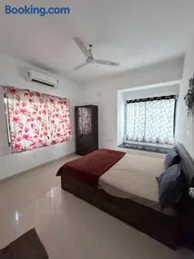 Hidden Hearts Cottage - Image 2