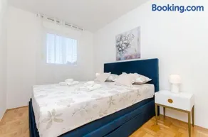 Two bedroom apartment Smile with spacious terrace and secure private garage - Image 2