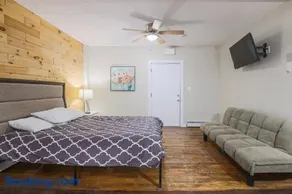 Rustic Private Studio Near Downtown Worcester - Image 2