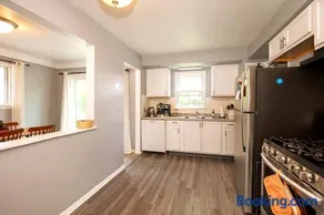 Maple Heights 3BR Cozy and Spacious - Image 5