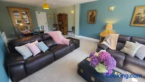The Lodge a beautiful barn conversion with 3 ensuite bedrooms on the edge of Cannock Chase - Image 2