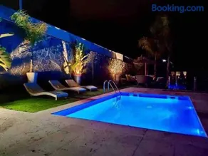 Lujo con piscina climatizada,jacuzzi,playa privada - Image 1