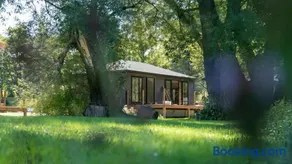 2-bedroom Lake Front Cottage in Harwood ON #3 - Image 1