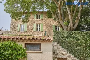 Bastide entièrement rénovée au coeur de Goult - Image 2