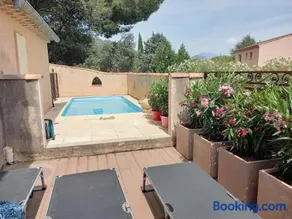 Joli logement indépendant avec cuisine piscine clim au bonheur proche centre village #dentelles Montmirrail - Image 3