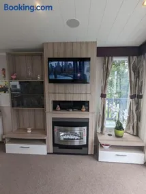 BEAUTIFUL LODGE on SHOREFIELD Country Park on edge of New Forest ENTERTAINMENT AND LEISURE PASSES INCLUDED - Image 3