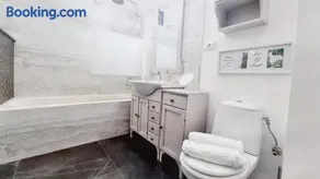Spacious 5* luxury in historic center free parking - Image 5
