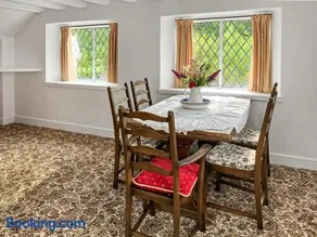 The Gate House - Image 3