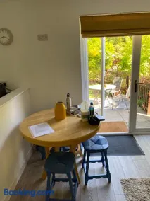 Garden flat - Image 2