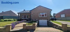 Private Retreat with Garden & Shared Living Areas - Image 1