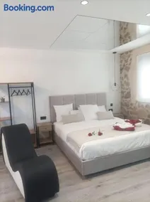 The Romantic Loft - Image 2