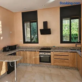 Villa de la famille ONLY, with Private pool فقط للعائلات - Image 3