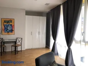 Isola Apartments - Image 2