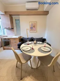 Cozy 1BDR with Jacuzzi and WiFi near Vitosha BLVD - Image 4