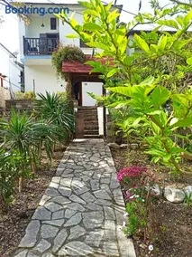 Flower house - Image 1