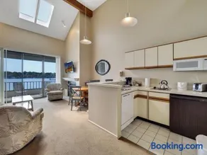 347 Edgewater Inn - Image 3