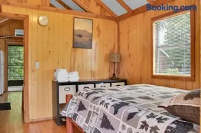 Homey Cabin in Bloomington with Views - Image 5