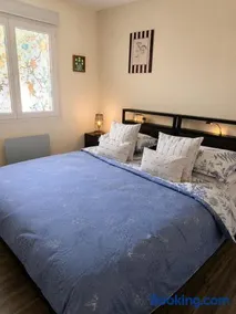 The French Hideaway Eymet - One Bedroom Apartment - Twin Or King Bed - Pool & Free Parking - Image 2